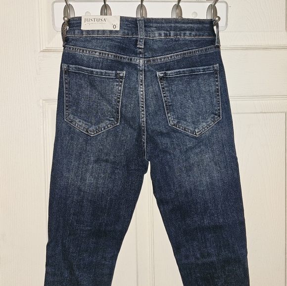 Jeans - Picture 2 of 3